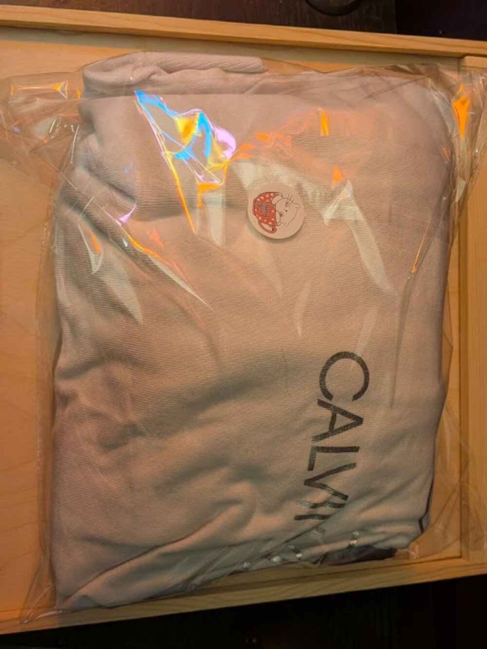 Calvin Klein Silver Foil Print Size Medium Oversized Hoodie - Picture 14 of 14